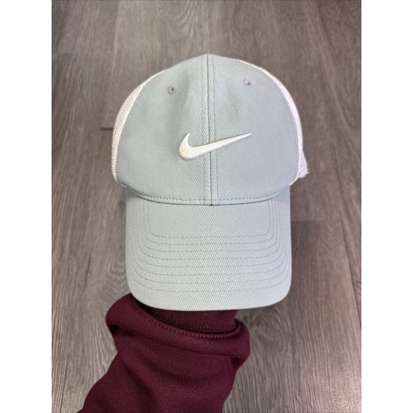 Nike Other - Tiger Woods Collection Nike Golf Flexfit Hat Mesh Cap 20XI VRS M/L Gray